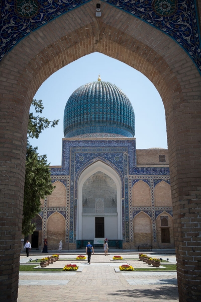 On the silk road through Uzbekistan