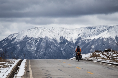 Through the white mountains